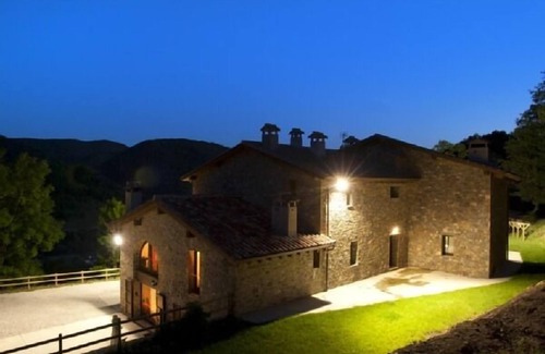 Sant Joan de Les Abadesses Cottage | Self catering Mas Serrat de la Teia for 6 people