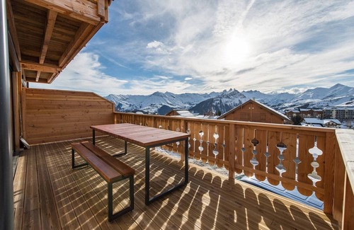 La Toussuire House | Semi-detached chalet near the slopes with panoramic views