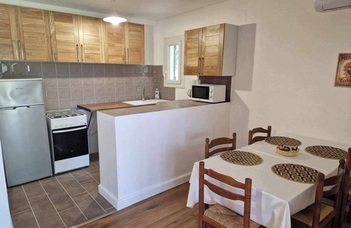 Poggio-Mezzana House | Semi-detached house T3, sleeps 4 to 6, sea view.