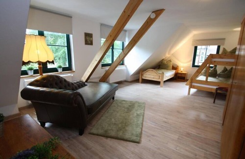 Dobbin-Linstow House | Semi detached house, Glave