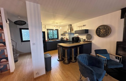 Saint-Marc House | Semi-detached town house 110 M2, two levels with view of the port of Brest