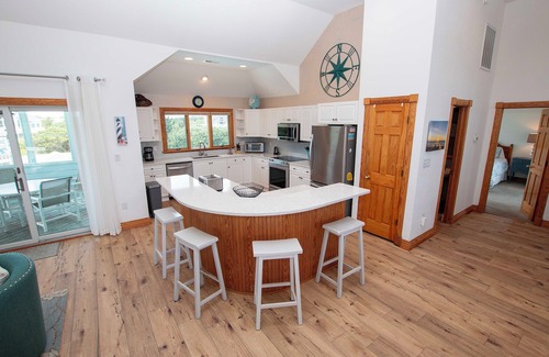 Pine Island House | Semi-Oceanfront, Close to Beach, Private Pool, Rec Room, PI13, Ocean's 13