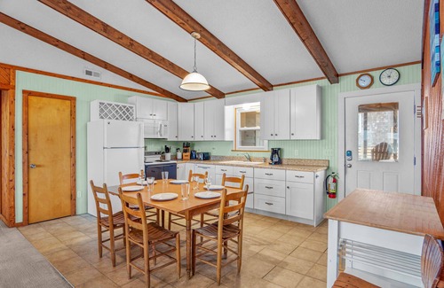 Rodanthe House | Semi-Oceanfront Dog Friendly w/Sun Deck, Grill, Smart TVs. Tide Up in Comfort!
