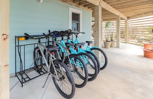 Nags Head House | Semi-Oceanfront HGTV Home, Hot Tub, Bikes, Pets Fully Loaded, Arcade