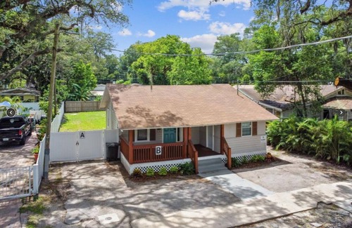 South Seminole Heights House | Seminole Heights 1BR with Historic Charm, Prime Location & Free Parking