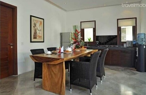 Laksmana Villa | Seminyak 2 Bedroom villa, 100m to Beach