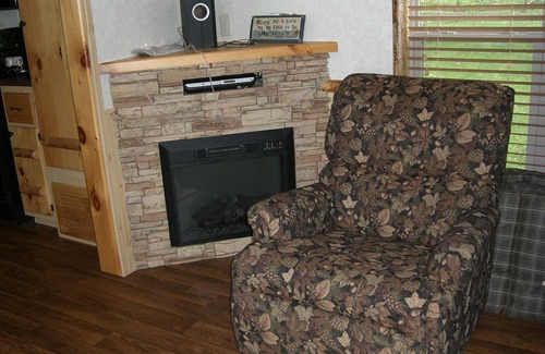 Hector Cabin | Seneca Lake -"Butternut Camp" near Wineries & Watkins Glen Race track