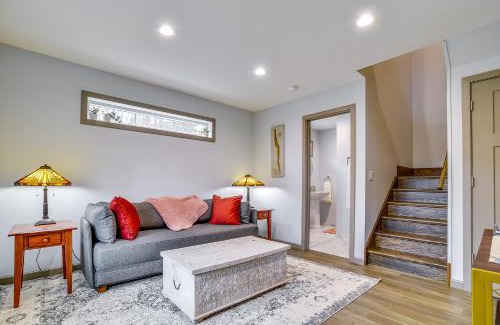 Valois Apartment | Seneca Lake Wine Trail Studio with Water View!