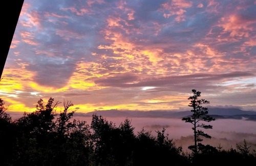 Sevierville Cabin | SEPT 139 nt Knight of My Dreams, Secluded, Elegant, Breathtaking View, Romantic