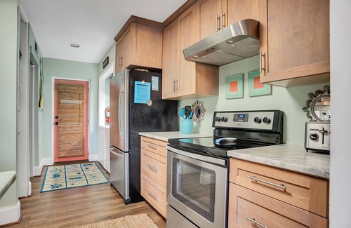 Sea Pines Villa | SEPT 21-OCT 4 on #1 HARBOUR TOWN GOLF LINX-SEA PINES RESORT-2 King 1Q 1XLT GRILL