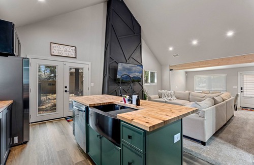 Flagstaff Cabin | Sept./Oct. Availability | Enjoy LVT Local Discounts