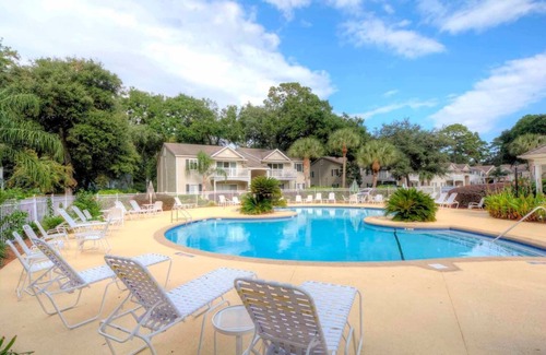 Demere Park Condo | September Specials/Pet Friendly! Close To Beach! Email for Quote!