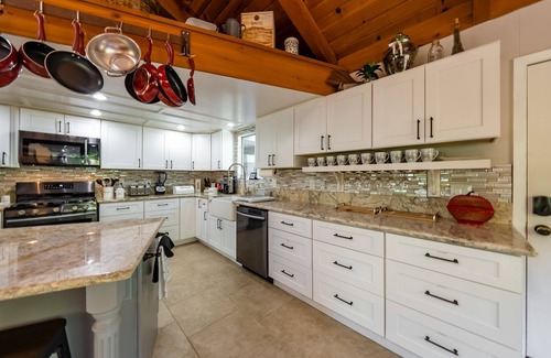 Three Rivers House | Sequoia River Dance ~Close to Park & on the River!