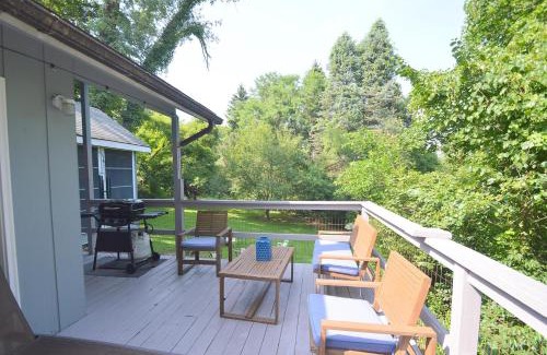 Berkeley Springs House | Serendipity - Hot Tub - Pet Friendly - Fire Pit - Grill - Porch - Deck - Wifi - Pool Access - Games