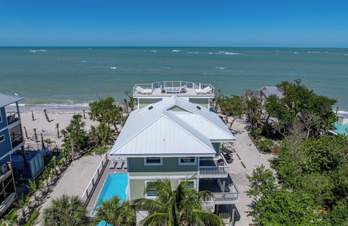 Jose's Hideaway House | Serendipity is BACK - Complete remodel April 2024 - Pool; 2 Golf Carts