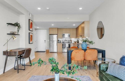 Northern Liberties Apartment | Serene 1BD Escape - Stunning City Views!