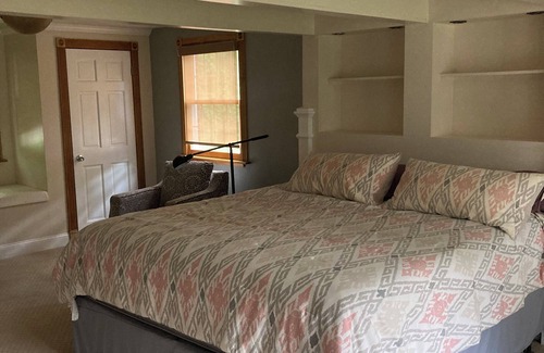 Springfield Ski Chalet | Serene 3-bedroom chalet in Springfield without Wifi