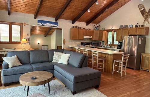 Jackson Ski Chalet | Serene 3BR Chalet Tucked in the Trees