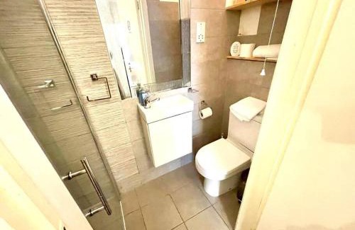 Cambridge House | Serene and Cozy 1-Bedroom House with Parking