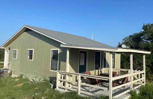 Lockhart Cabin | Serene and Spacious Ranch in the BBQ Capital