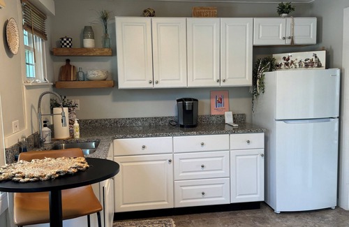 Mystic - New London Apartment | Serene Apartment-5 Min walk to attractions in Mystic-Private Deck!