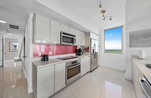 Hudson Yards House | Serene apartment in New York with city views