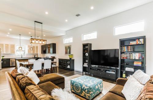 Hudson Bend House | Serene Austin Stunner