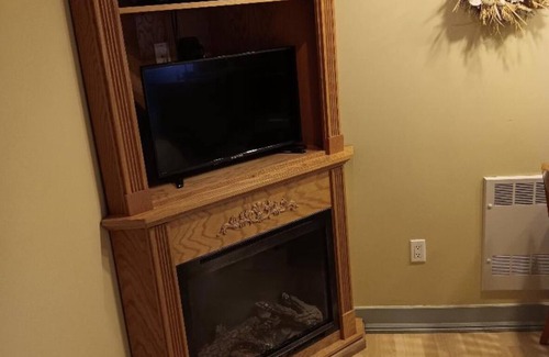 Rockland Condo | Serene condo with AC in charming Rockland on the bay !