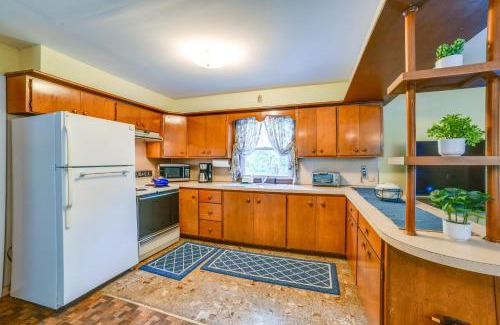 Roscoe Apartment | Serene Duplex with On-Site Brook in Callicoon Center