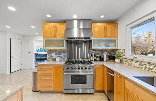 Northwest Columbus House | Serene Escape! Blissful Haven
