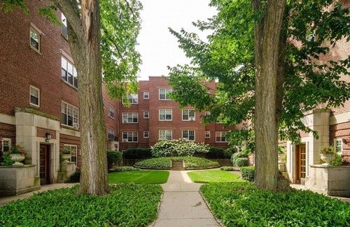 Evanston Apartment | Serene Evanston 1BR w/Dishwasher, walk to Northwestern, by Blueground