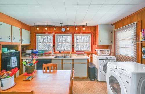 Salem House | Serene Home Between Lake Jocassee & Lake Keowee!