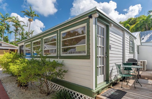 Key West Historic District Apartment | Serene Key West Studio with Poolside Peace