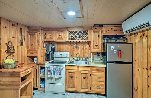 East Wakefield Cabin | Serene Lakefront Cabin w/Fire Pit & Kayaks!