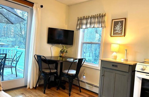 Shapleigh Cottage | Serene Lakefront Retreat in Southern Maine