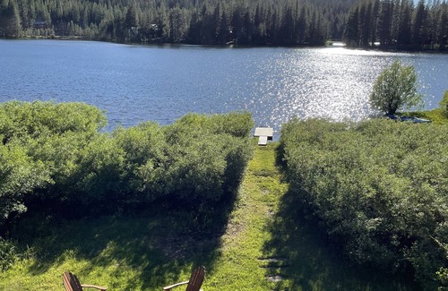 Serene Lakes Cabin | Serene Lakes Waterfront Log Cabin - Welcome to Lake Street Hive!