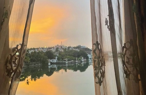 Lake Swaroop Sagar Apartment | Serene Lakeside Stay with HotTub & Private Terrace