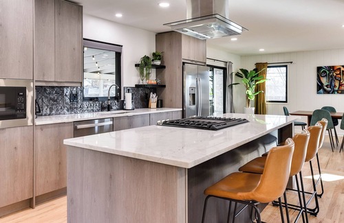 South Central Omaha House | Serene Mid-Century Modern Escape