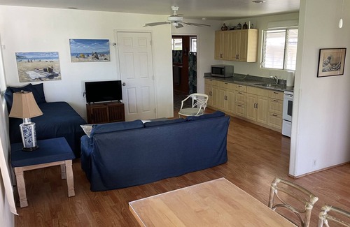 Mokuleia House | Serene Ocean Front cottage lets you live like a local