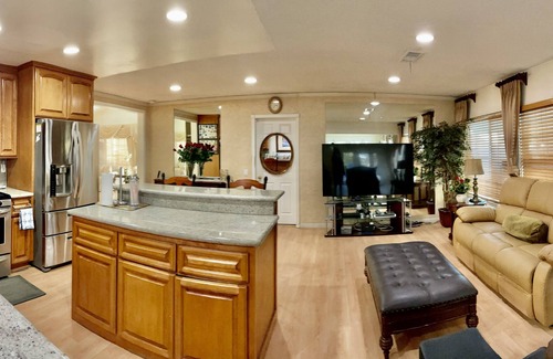 West Covina House | SERENE RELAXING HOME WITH A VIEW