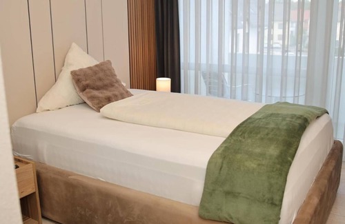 Bad Salzuflen House | Serene Retreat in Bad Salzuflen Cozy Guest Room with 1500m² Grounds