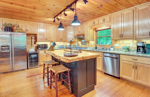 Ellijay Cabin | Serene Riverfront Escape in Ellijay, Georgia!