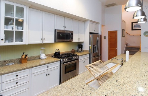 Duck House | Serene Sanderling Beach Cottage Steps from beach w/community pool - Duck