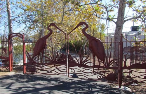 Atwater Village House | Serene, Stylish 2bd/2bth Bungalow & Yard - next to Silverlake/Echo Park Hotspots