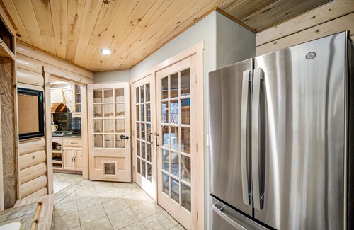 Pagosa Springs House | Serene & sun-filled mountain retreat with fire pit, deck, & great views