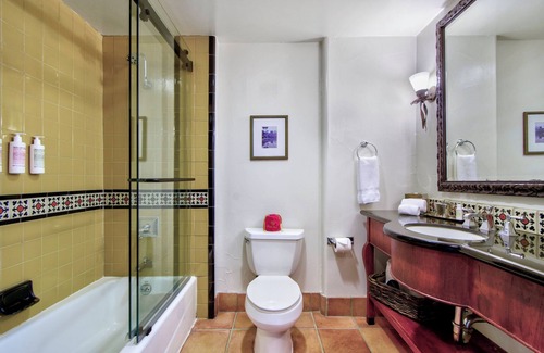 Los Gatos Hotel | Serene Unit with Free Parking & Pool, Pets Friendly Near Silicon Valley