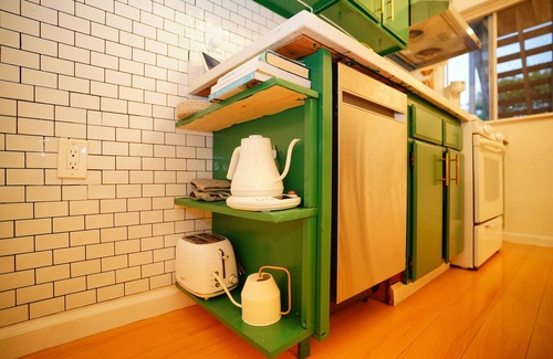 Oak Center House | Serene Uptown Retreat CL Train, Convention Center & Fox THE, w/BBQ & Garden