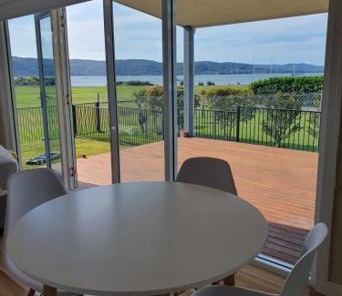 Saratoga House | Serene Waterfront GuestHouse- Views & Vibes