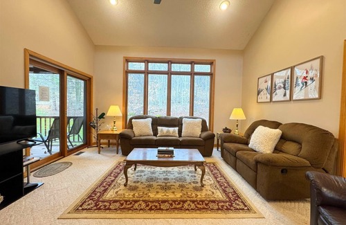 Timberline House | Serenity - 23 Woods End CourtnnSerenity - Access to Community Swimming & Fishing Pond, Pet Friendly