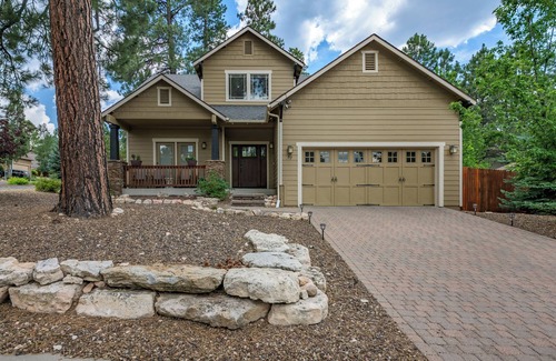 Ponderosa Trails House | Serenity Awaits: Retreat with Pine Trees and AC